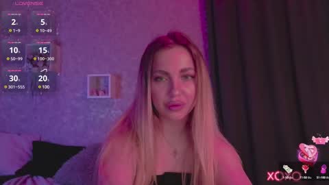Snapshot of holly_molly8 chatting on 02/12/25, 11:41 holly_molly8 online show from 02/12/25, 11:41