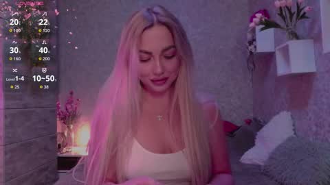 Snapshot of holly_molly8 chatting on 09/11/25, 03:34 holly_molly8 online show from 09/11/25, 03:34