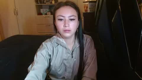 Holly online show from 06/25/26, 02:33
