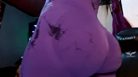 holly_thomsonx69 online show from 01/01/25, 12:00