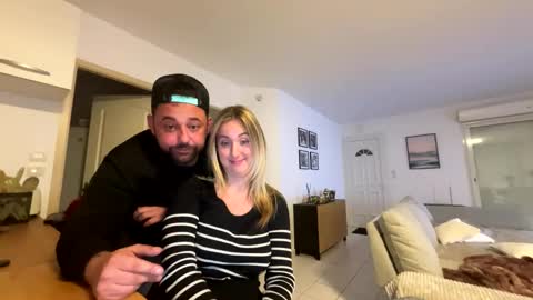 hollyandelon online show from 11/11/25, 09:48