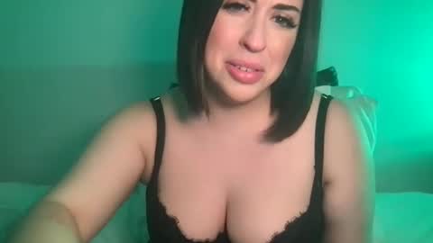 Snapshot of hollyh0x chatting on 02/10/25, 01:46 Holly Hox online show from 02/10/25, 01:46