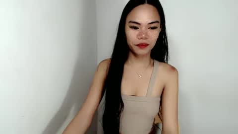 Snapshot of hollyhalo chatting on 10/18/25, 06:41 hollyhalo online show from 10/18/25, 06:41