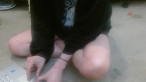 Holly Hawkes online show from 06/08/26, 02:01
