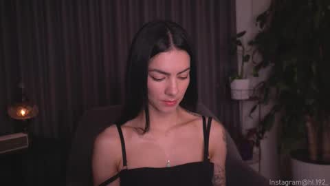 Holly Linder online show from 09/17/25, 01:18