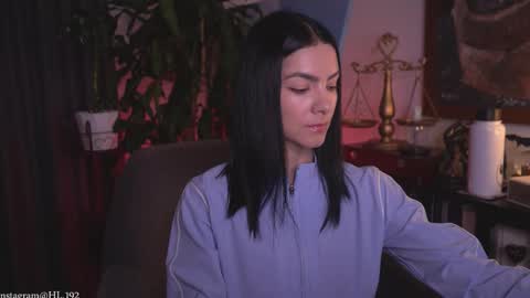 Holly Linder online show from 03/26/26, 01:44