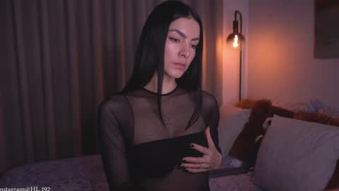 Holly Linder online show from 04/02/26, 01:03