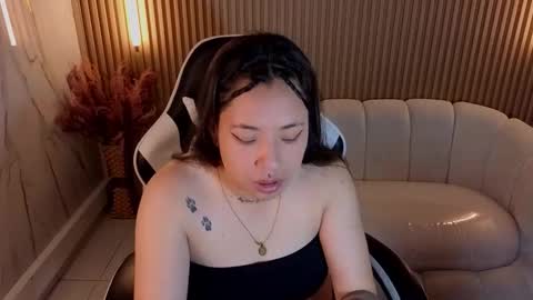 Holly  online show from 11/01/25, 12:51