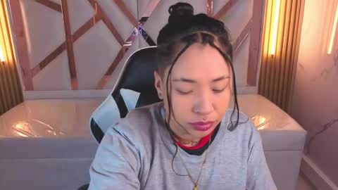 Holly  online show from 11/11/25, 12:49