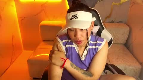 Holly  online show from 11/13/25, 08:52