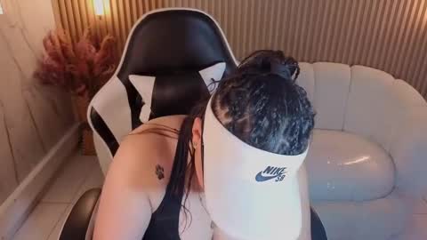 Holly  online show from 11/15/25, 01:18