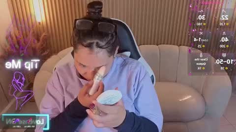 Holly  online show from 11/17/25, 12:55