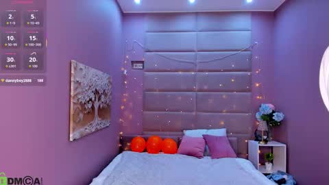 Holly online show from 10/30/25, 08:49