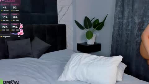 Holly online show from 11/30/25, 01:20