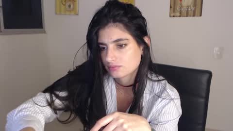 hollyshit_ online show from 02/18/25, 04:04