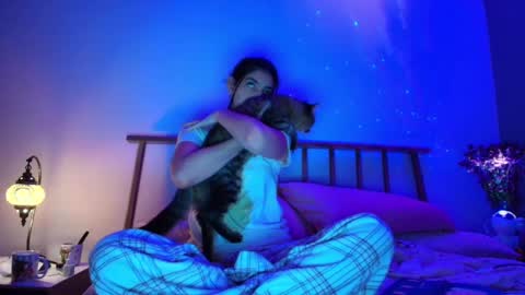 hollyshit_ online show from 09/18/25, 02:13