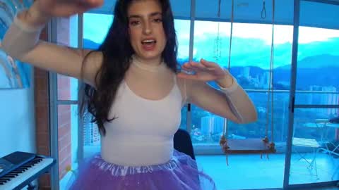 hollyshit_ online show from 10/02/25, 10:50