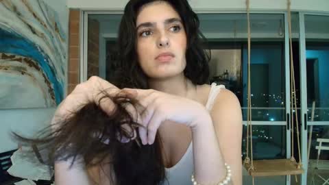 hollyshit_ online show from 11/08/25, 12:00