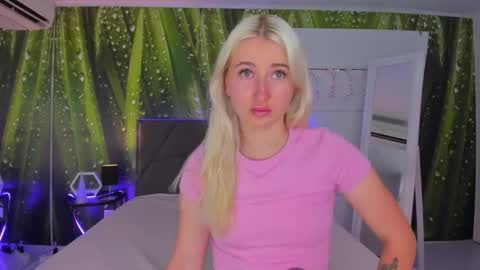 HollyTaillor online show from 09/19/25, 05:20