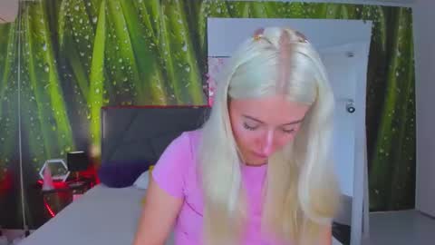 HollyTaillor online show from 09/29/25, 05:23