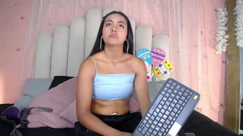 Hollyy online show from 03/30/26, 07:26