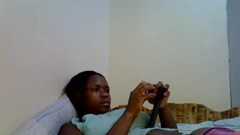 holy_ebony online show from 07/18/26, 05:11
