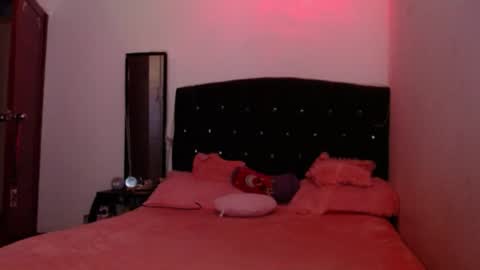 Snapshot of holy_julii chatting on 07/15/26, 05:12 holy_julii online show from 07/15/26, 05:12
