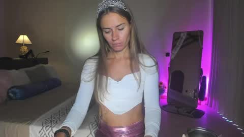 Snapshot of holy_khloe chatting on 05/02/26, 02:16 Kira Purrr online show from 05/02/26, 02:16