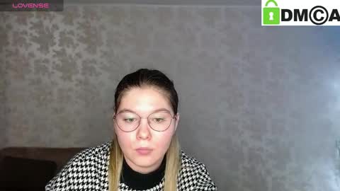 Welcome guys  Pleasure to see you all here  My name is MichaelaTip menu is active Private is open  online show from 12/27/24, 06:24