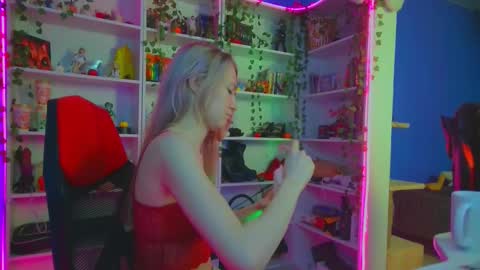 Rumi online show from 11/18/25, 09:36