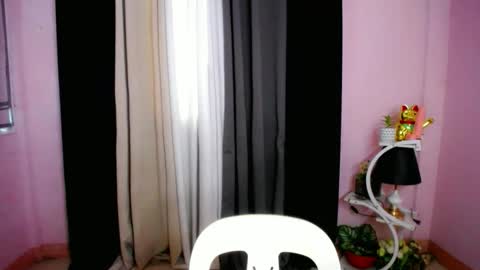 holy_samyx online show from 11/25/25, 02:55