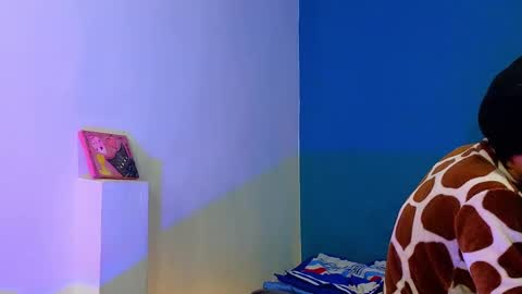      online show from 02/08/25, 02:26