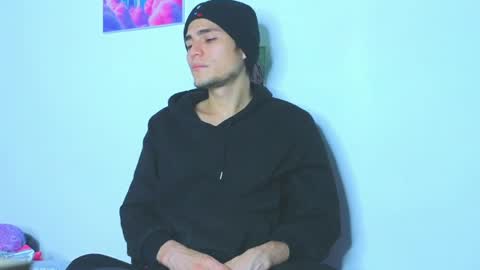      online show from 04/10/26, 06:51