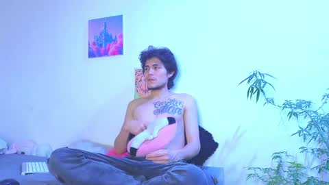 Snapshot of holy_taby_ chatting on 05/16/26, 02:30 online show from 05/16/26, 02:30