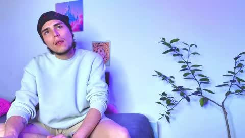 Snapshot of holy_taby_ chatting on 05/16/26, 07:45 online show from 05/16/26, 07:45