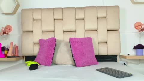 Ariana Mora online show from 04/20/26, 12:19