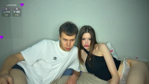 Snapshot of holybabe342 chatting on 12/04/25, 07:44 Vio online show from 12/04/25, 07:44