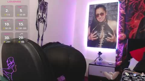Snapshot of holydeath_1 chatting on 06/04/26, 08:37 Milena online show from 06/04/26, 08:37