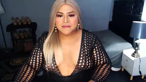 Snapshot of holydeepmistress chatting on 12/28/24, 05:35 gem online show from 12/28/24, 05:35