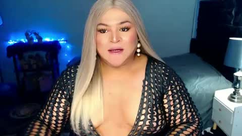 Snapshot of holydeepmistress chatting on 01/04/25, 06:40 gem online show from 01/04/25, 06:40