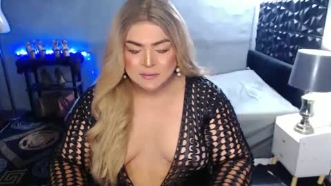 Snapshot of holydeepmistress chatting on 01/22/25, 06:52 gem online show from 01/22/25, 06:52