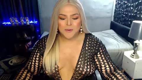 Snapshot of holydeepmistress chatting on 01/27/25, 06:09 gem online show from 01/27/25, 06:09