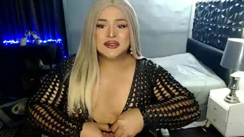 Snapshot of holydeepmistress chatting on 01/28/25, 06:07 gem online show from 01/28/25, 06:07