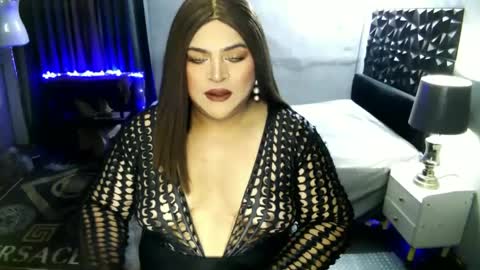 Snapshot of holydeepmistress chatting on 02/15/25, 01:42 gem online show from 02/15/25, 01:42