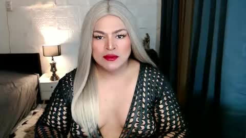 Snapshot of holydeepmistress chatting on 09/09/25, 02:38 gem online show from 09/09/25, 02:38