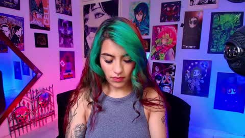 Snapshot of holyeva chatting on 01/28/25, 05:24 online show from 01/28/25, 05:24