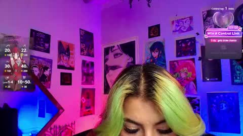 Snapshot of holyeva chatting on 02/13/25, 12:24 online show from 02/13/25, 12:24