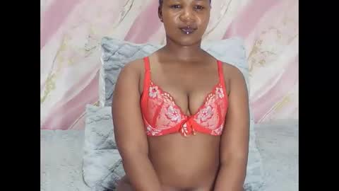 holyhoneydoll online show from 05/24/26, 02:55
