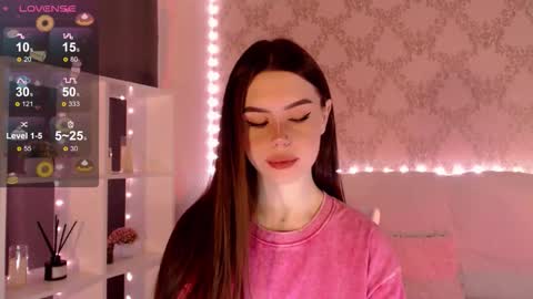 Mia online show from 09/28/25, 03:23