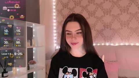 Mia online show from 12/01/25, 03:55